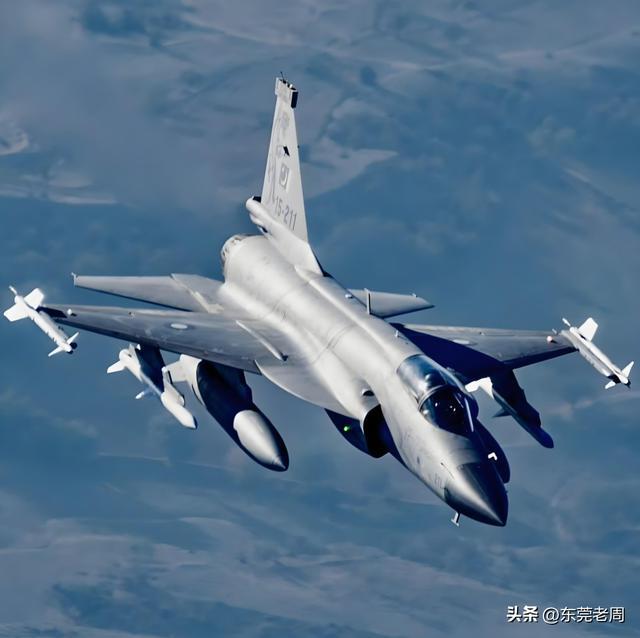 莫迪架在火上烤百万大军剑拔弩张印S400被斩首阵风飞行员被俘(图3)